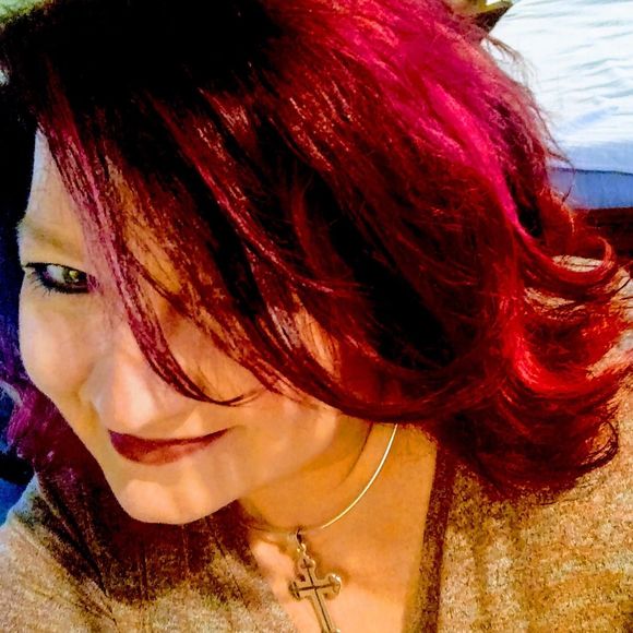 Meet the Posher Other - Meet your Posher, Lisa